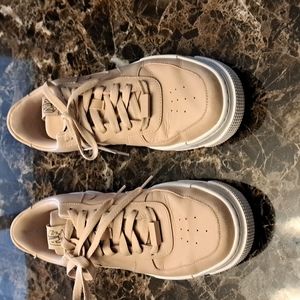 NIKE AF TENNIS SHOES SIZE 8.5